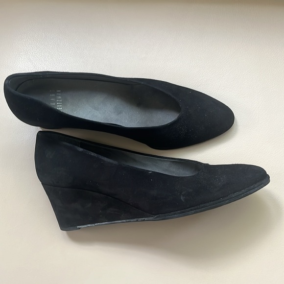 Stuart Weiztman black suede wedge shoe - Picture 9 of 9